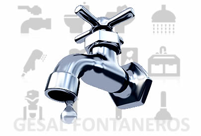 Fontanero trabajando en Villaviciosa